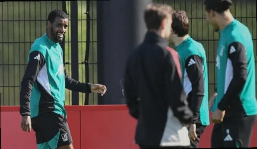 Isak vuelve al entrenamiento y marca el regreso clave para Liverpool