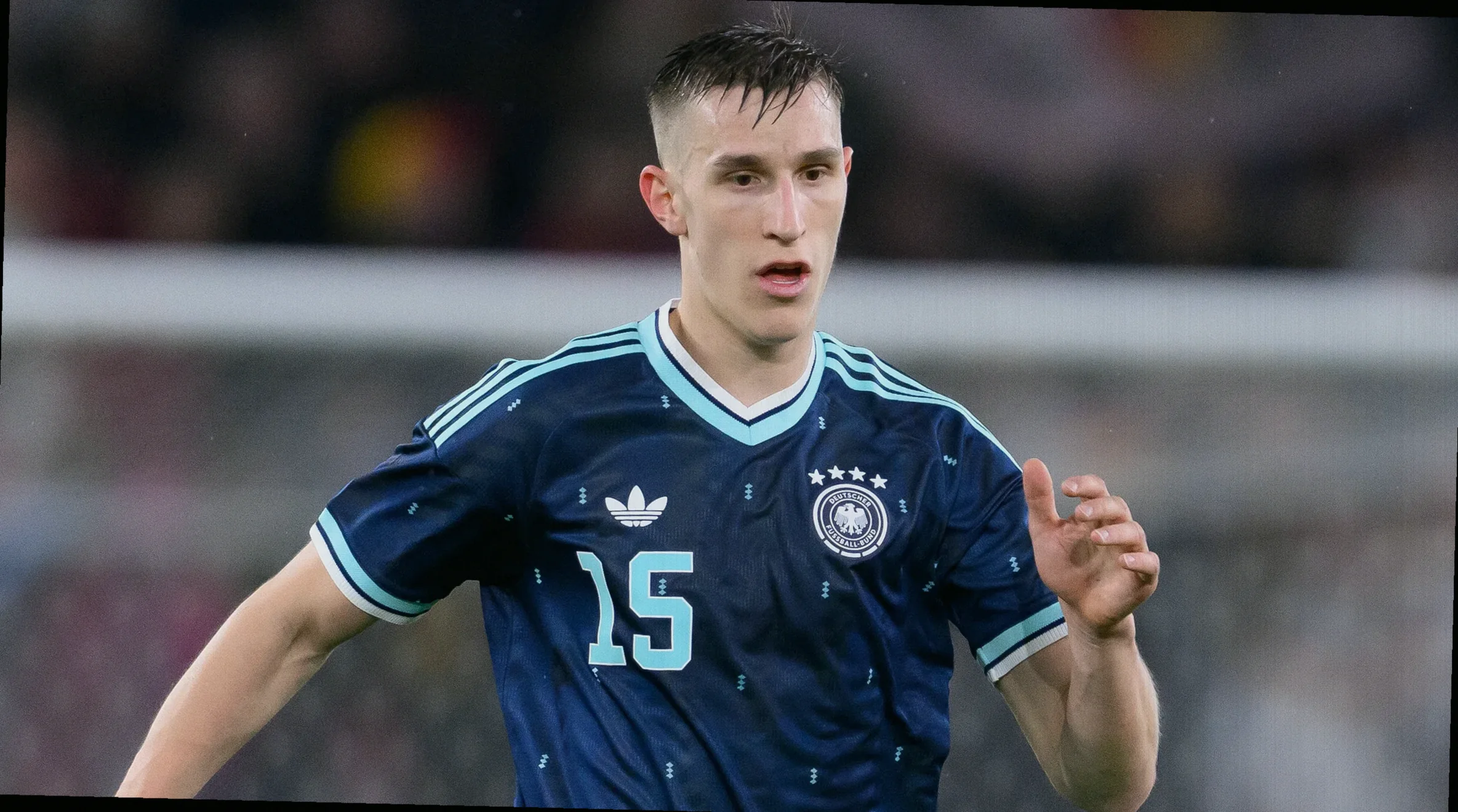 Matthäus pide fecha límite para la renovación de Schlotterbeck en Dortmund