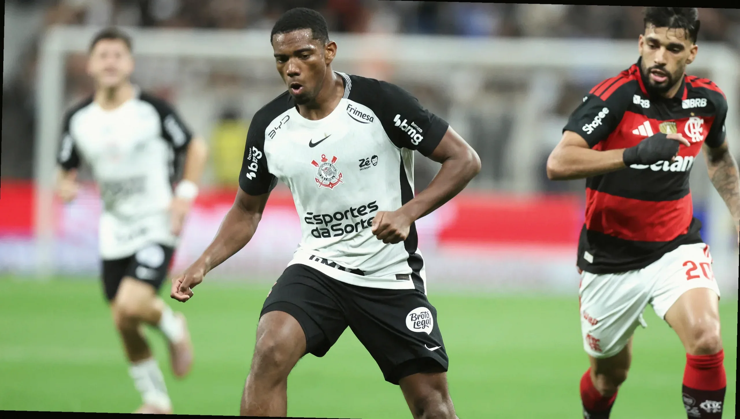 Milan eleva oferta por André y busca destrabar el acuerdo con Corinthians